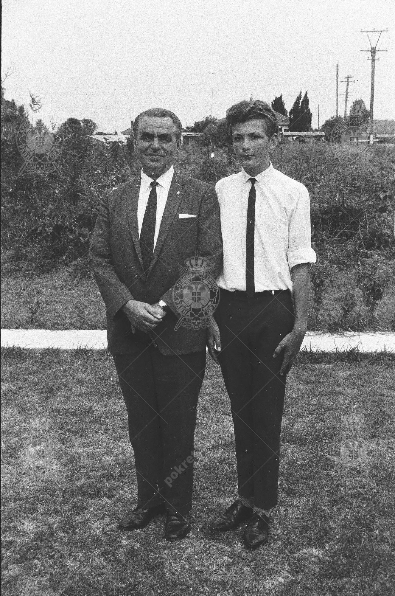 000000040009 000000040009