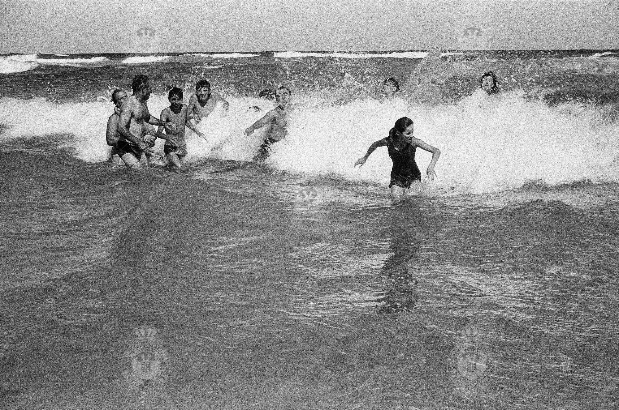 000000110010 000000110010