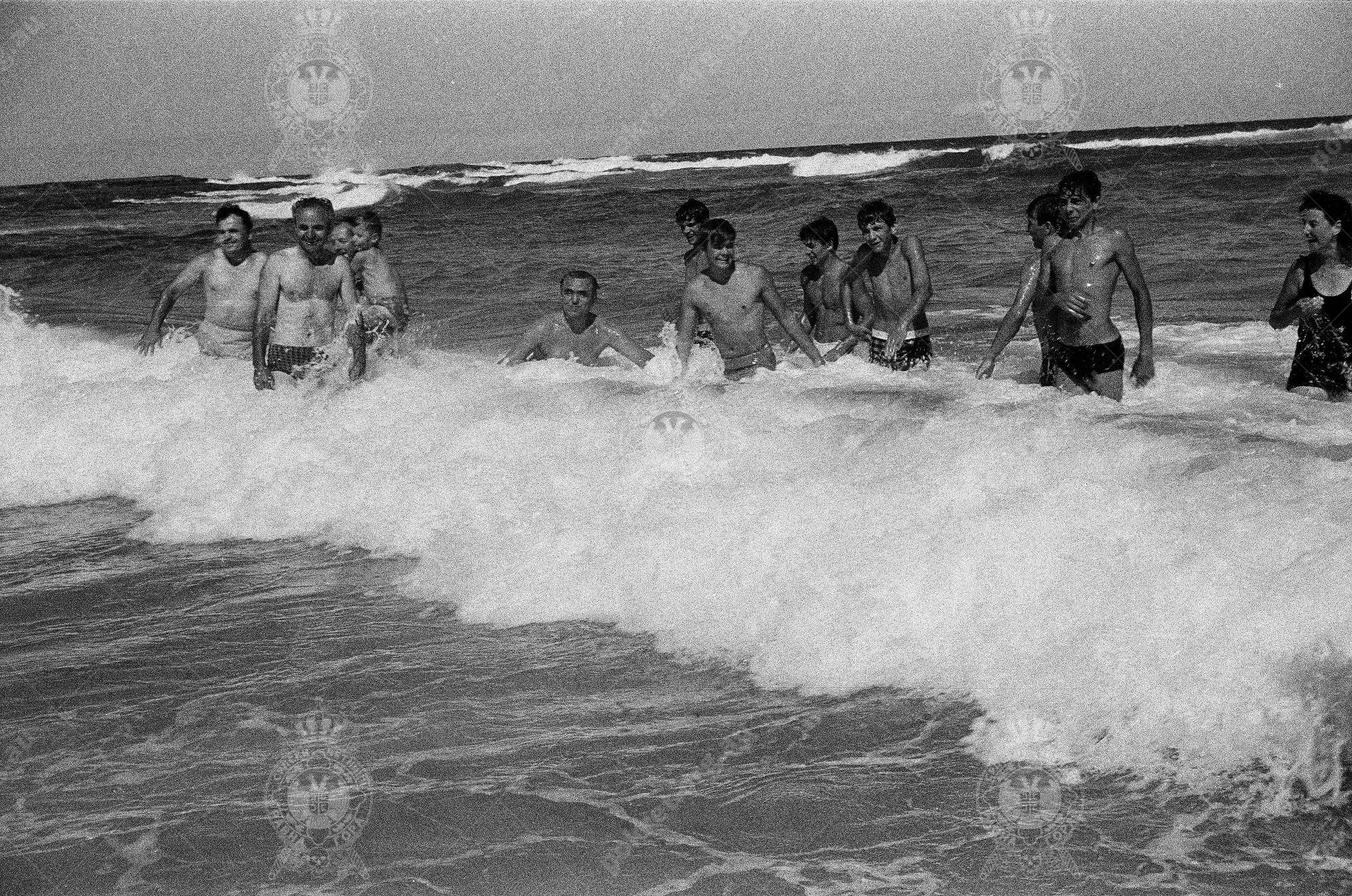 000000110011 000000110011