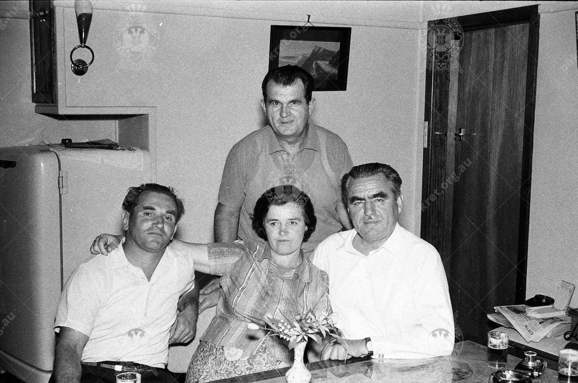 000000110028 000000110028