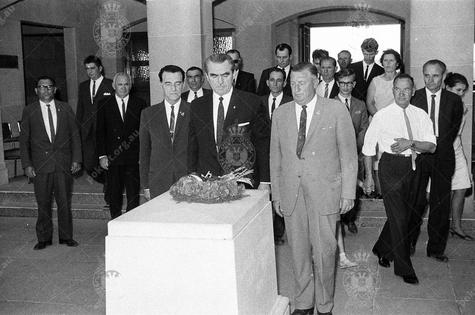 000000210005 000000210005