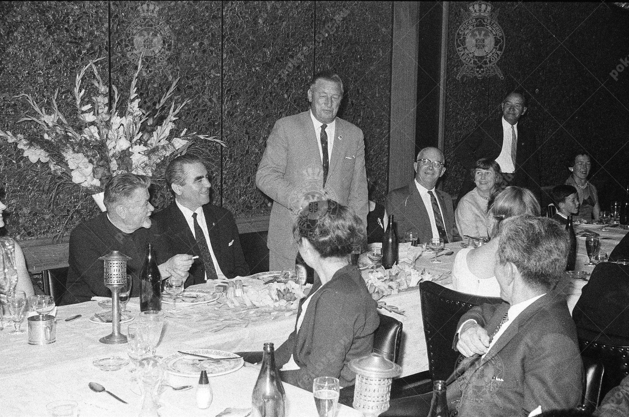 000000210028 000000210028