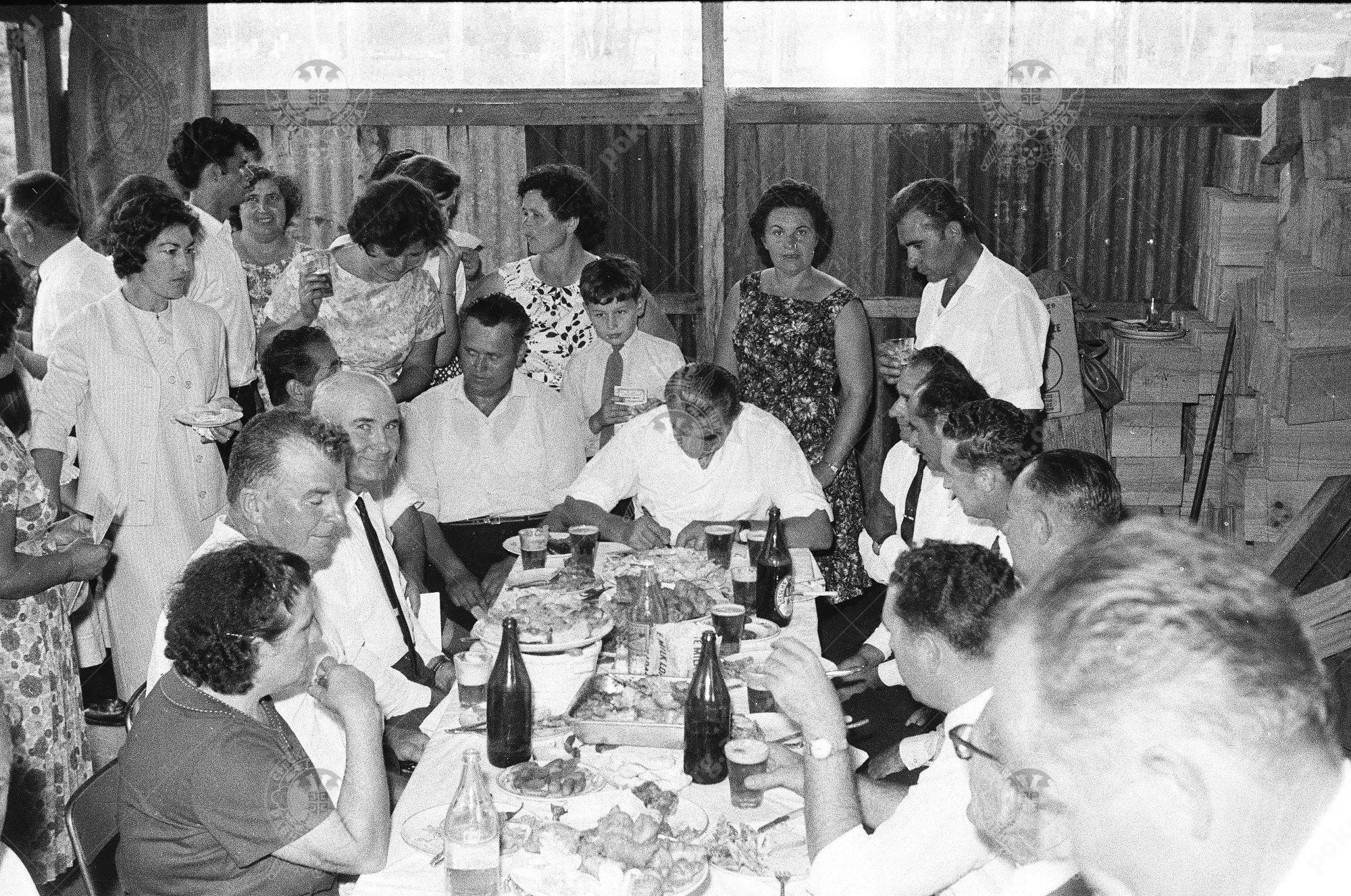 Mona Vale - Jagnje na Raznju 2 Mona Vale - Jagnje na Raznju 2